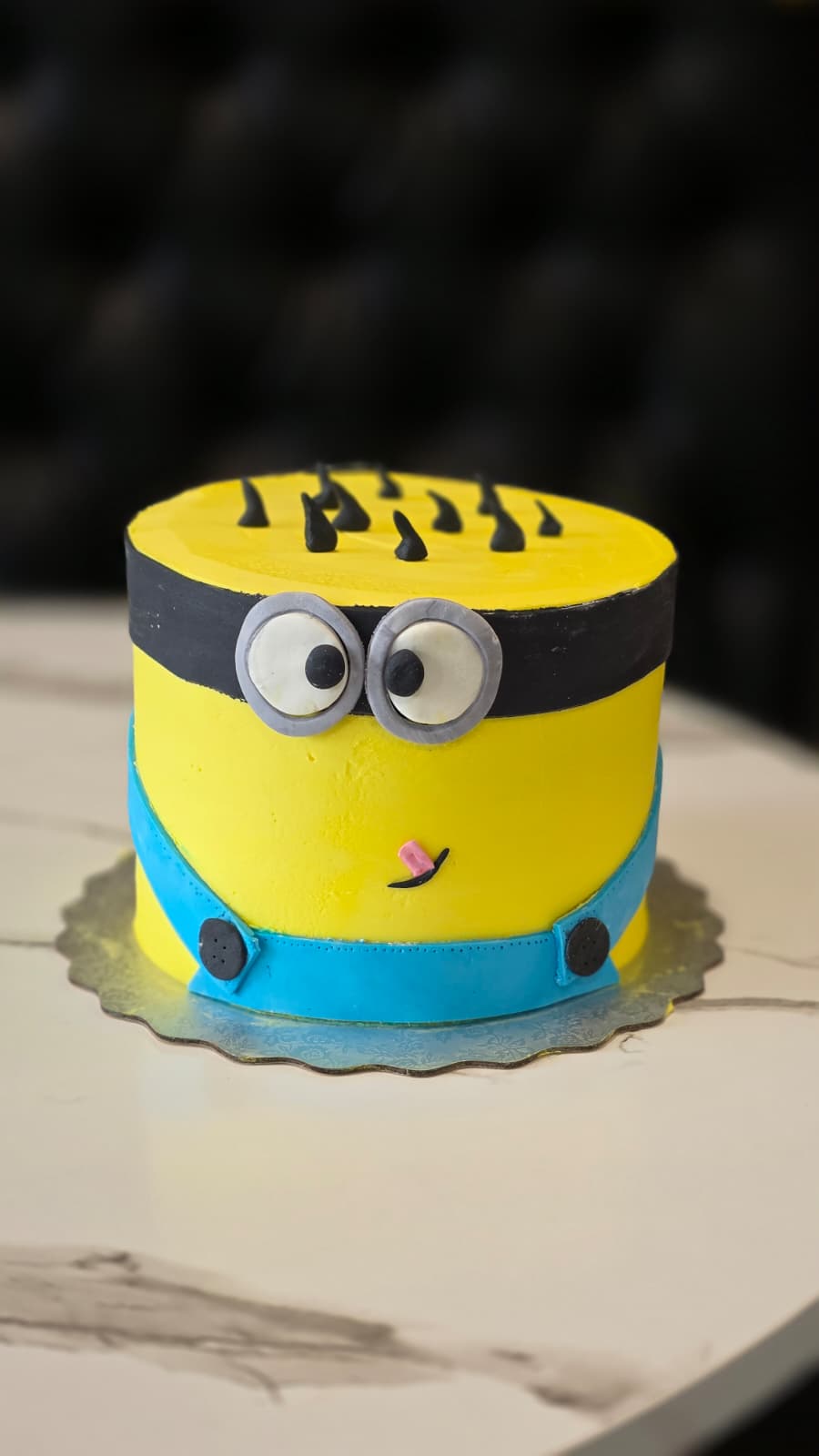 Banana-Free Cake, But Still a Minion Favorite! 🍌😂